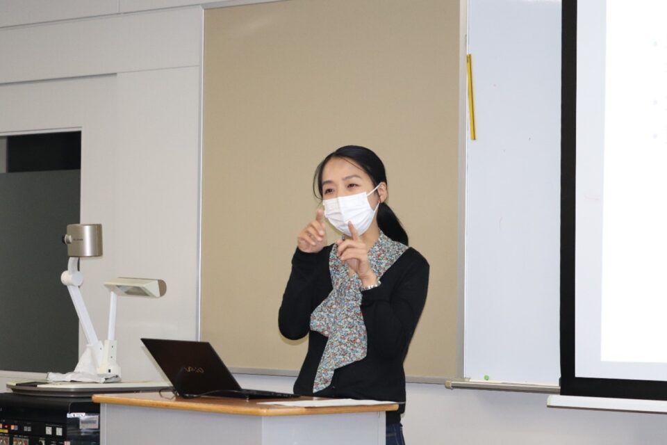 川本愛さん　北海道大学出版会